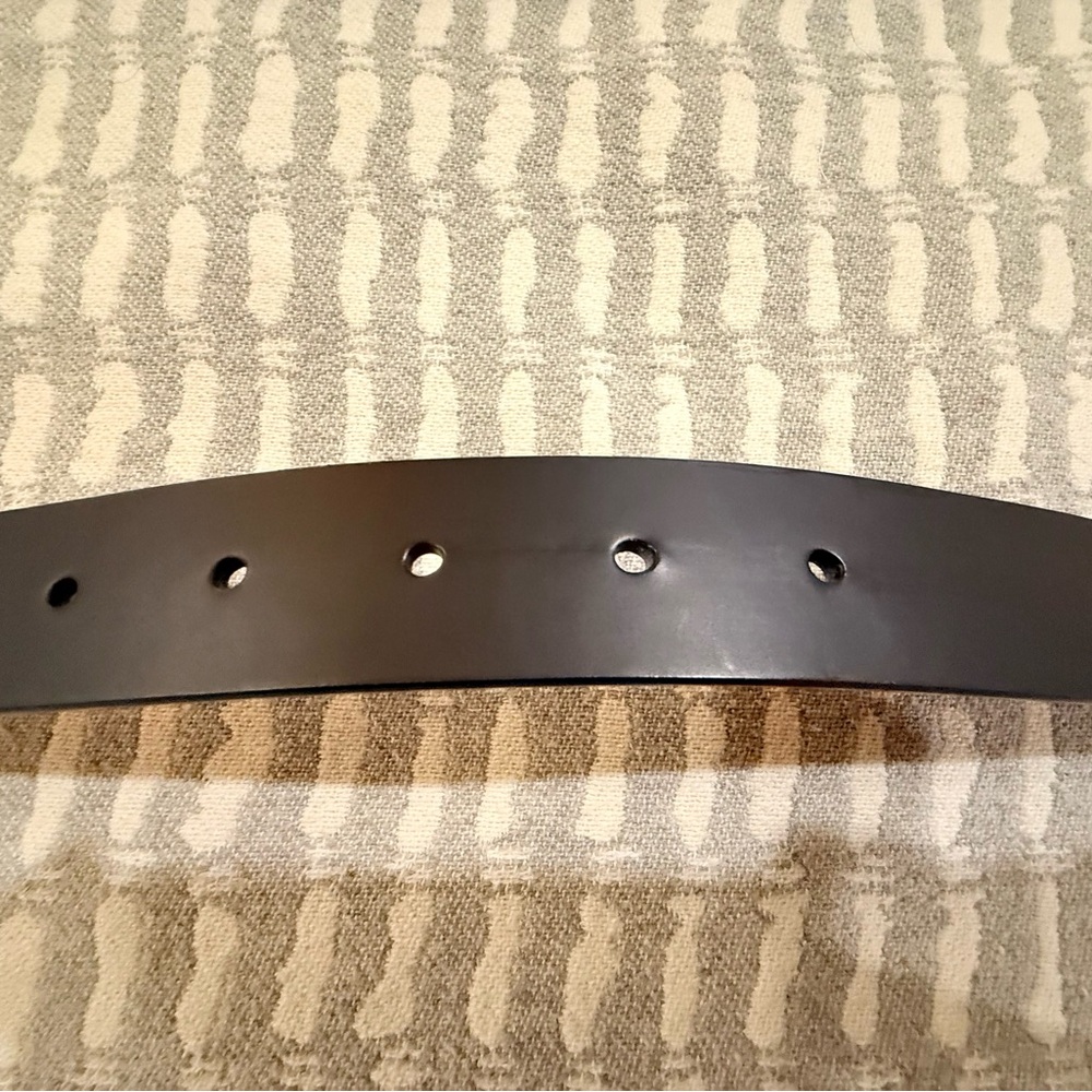 Louis Vuitton - LV Logo Unisex Belt - Matte Black - 32in - Great Cond- AUTHENTIC - Picture 5 of 6